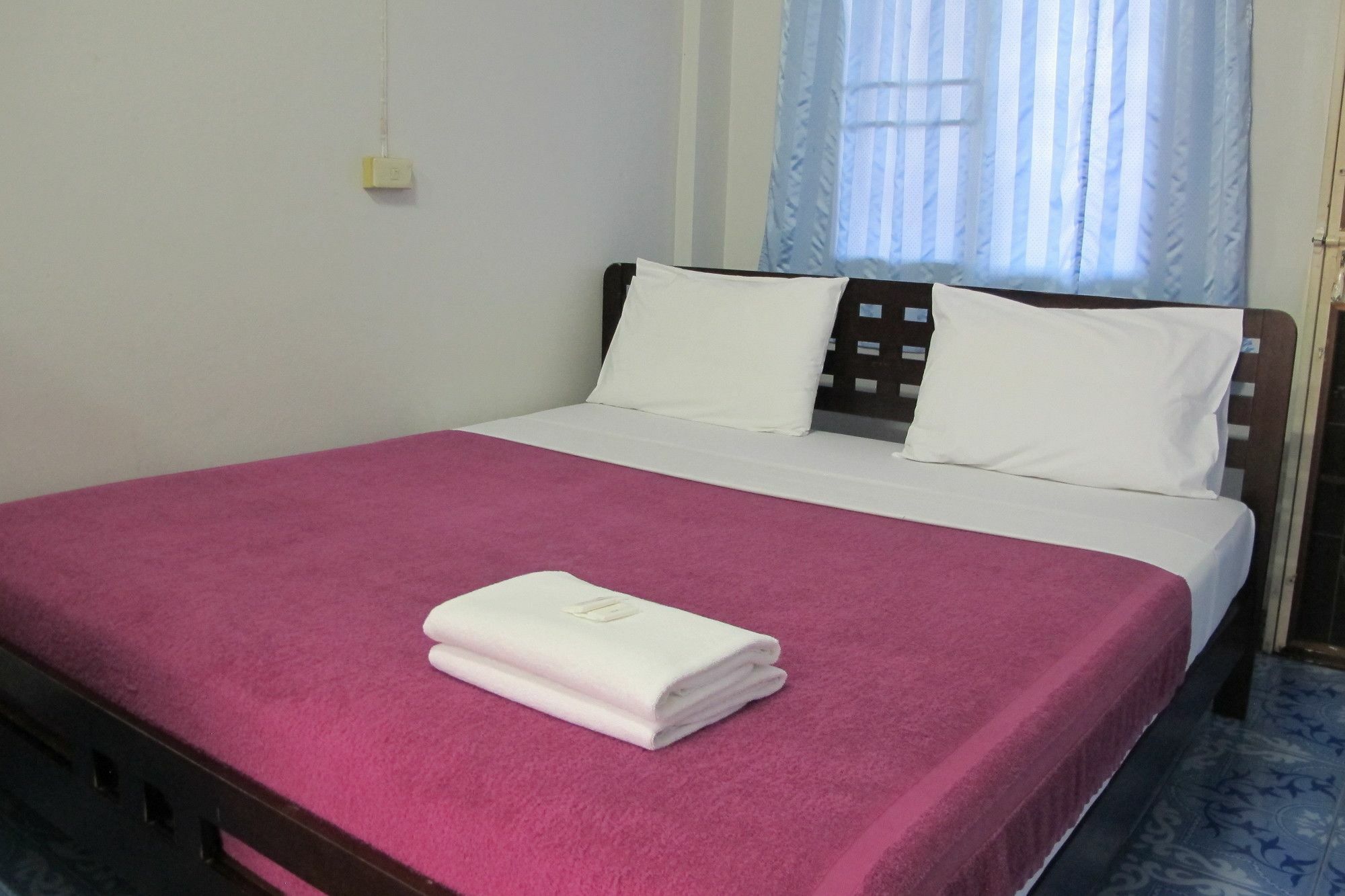 סי ראצ'ה Samchai Hotel מראה חיצוני תמונה